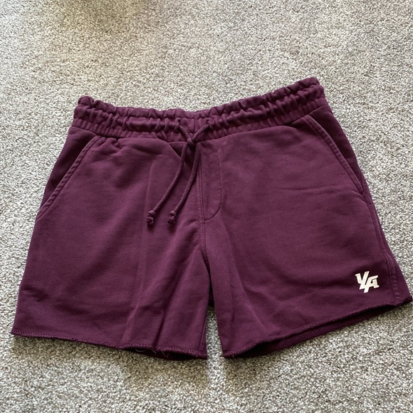 3 YLA Shorts - Picture 4 of 9